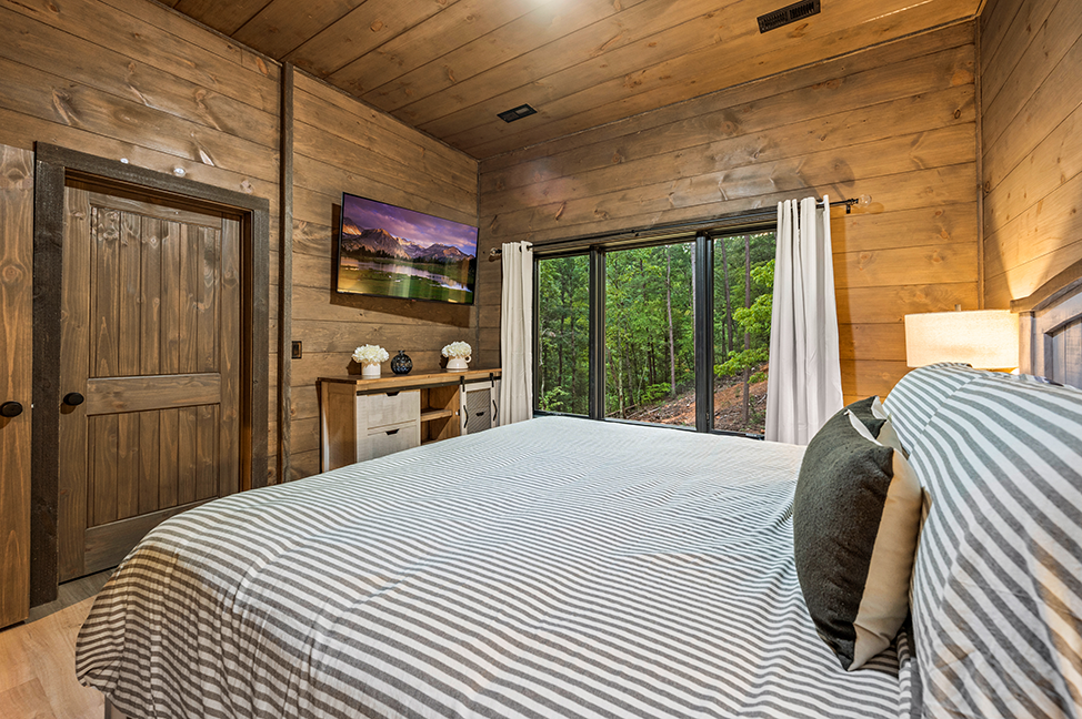 ThunderSplash Gatlinburg - Luxe Living STR Properties